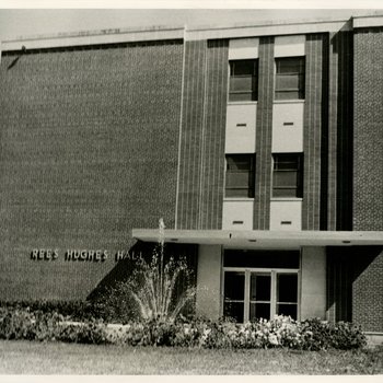 Hughes Hall - Fountain 4