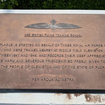 Clewiston Civic Park - One of two plaques remembering 5BFTS cadets at Riddle Field 2