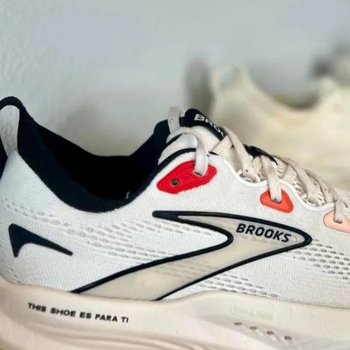 Photograph of "This Shoe es para ti" Brooks Shoe