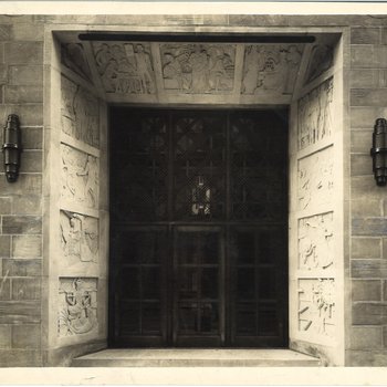 1928-1969: Pearl Street Building Entrance
