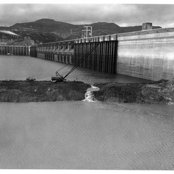 Powerplant, Grand Coulee Dam 4