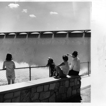 Visitors at Grand Coulee Dam