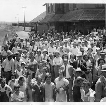 Train Station and Visitors to Grand Coulee Dam