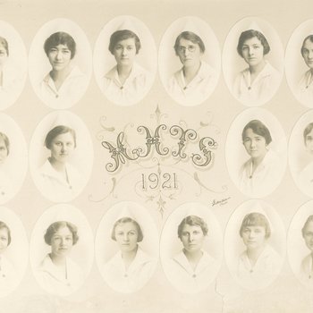 Milwaukee Hospital School of Nursing's Graduating class of 1921