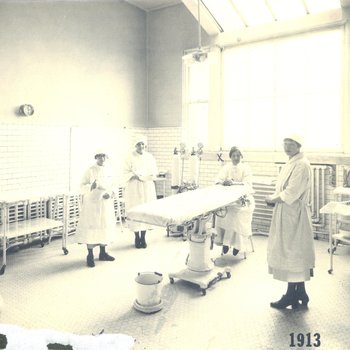 Operating room, 1913