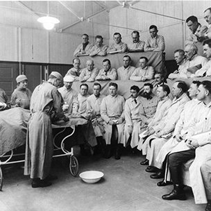 Alexis Carrel at the Institute's War Demonstration Hospital