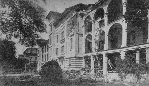 Image of damaged facade of Roper Hospital.