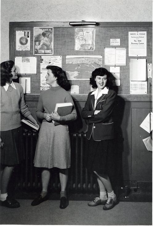Students before class, 1970. Photograph Collection, Dominican University of California Archives, San Rafael, CA.