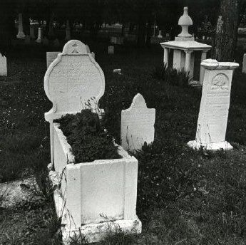 Bowling Green: Cemeteries