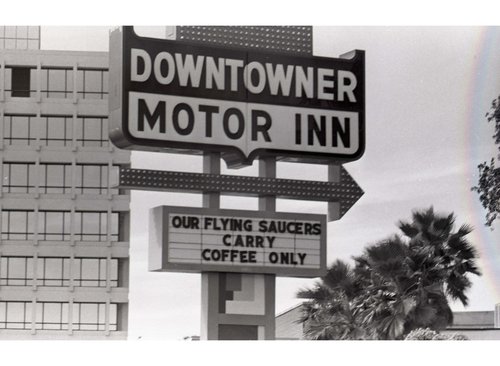 Downtowner Motor Inn / Carolyn Haines